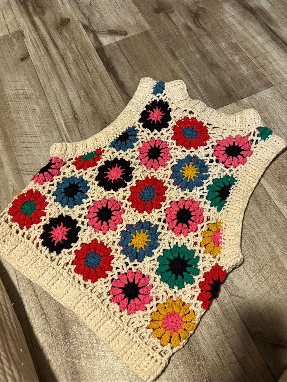 FARM Rio Cream Crochet Floral Tank with Multicolor Blooms - Picture 2 of 3